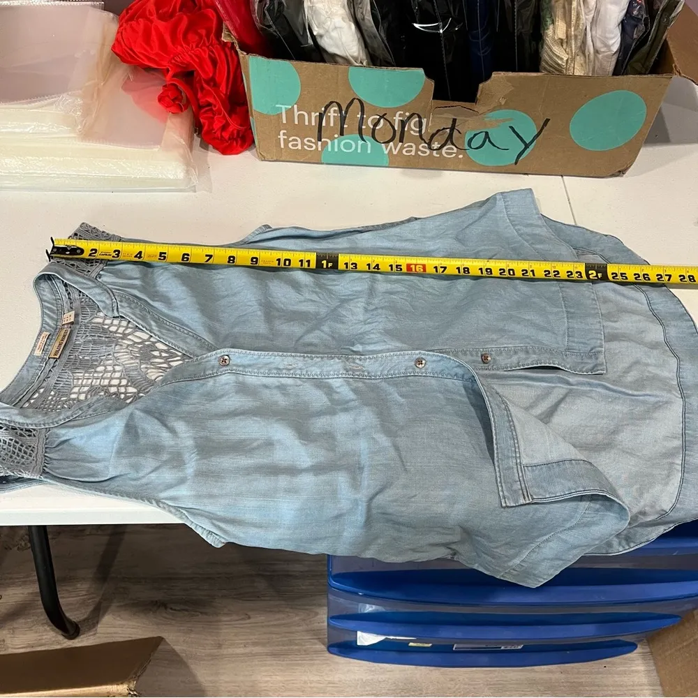 Holding Horses chambray crochet lace back vest sleeveless button front size 0 - Image 6