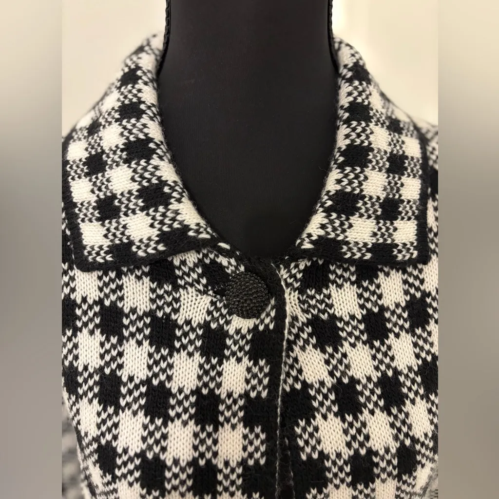 Bianca G. Black and White Checkered wool blend Cardigan Size Medium - Image 2