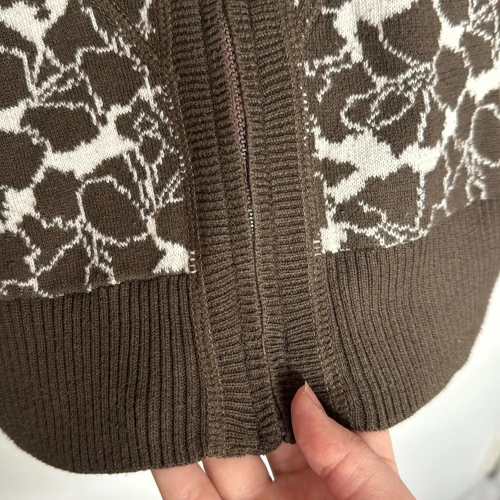 Title nine Brown Floral print Full Zip Mock Neck Sweater with Pockets size XS - Image 5
