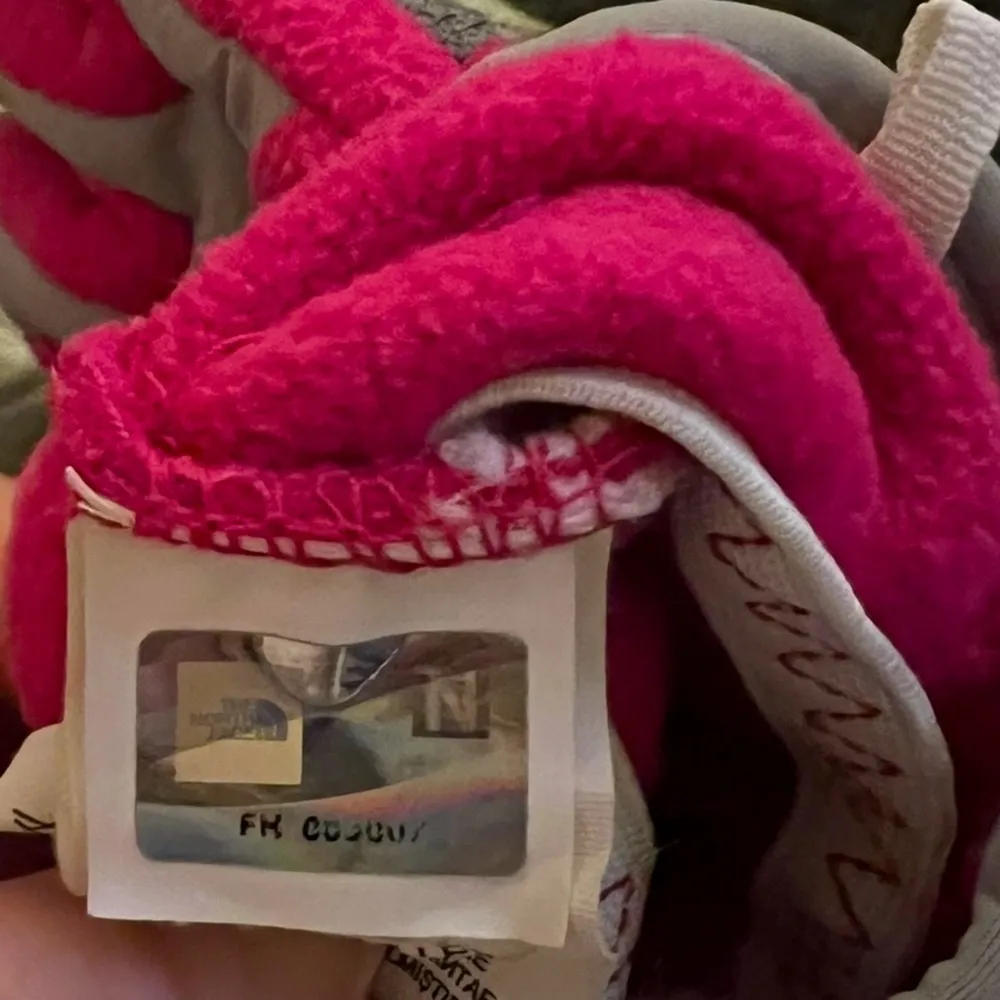 North Face Fleece Gloves - Image 5