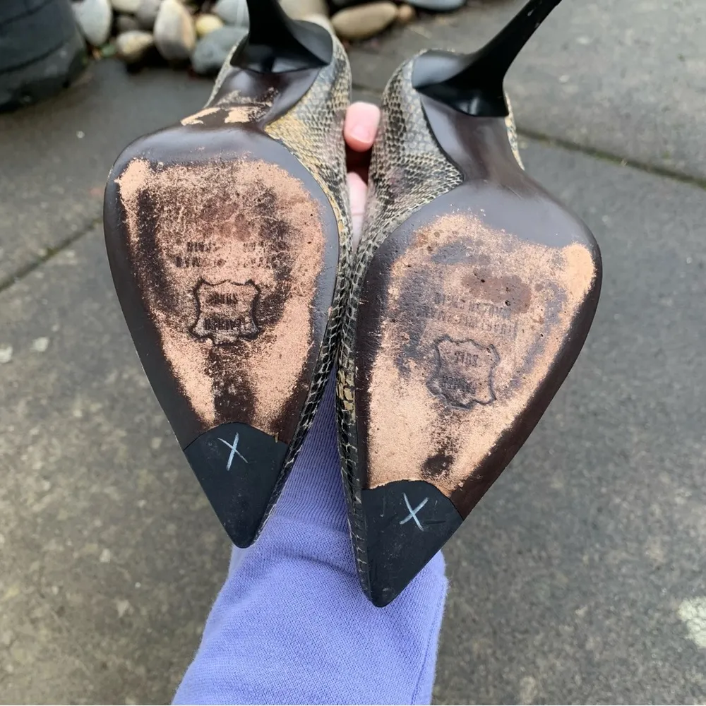 Stuart Weitzman Designer Snakeskin Heels | Leather Shoes Pointed Toe Pumps - Image 5