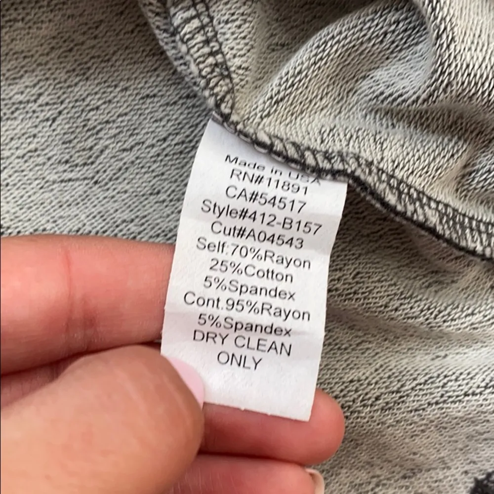 Anthro Bailey 44 Off Shoulder Gray Long Sleeve - Image 4