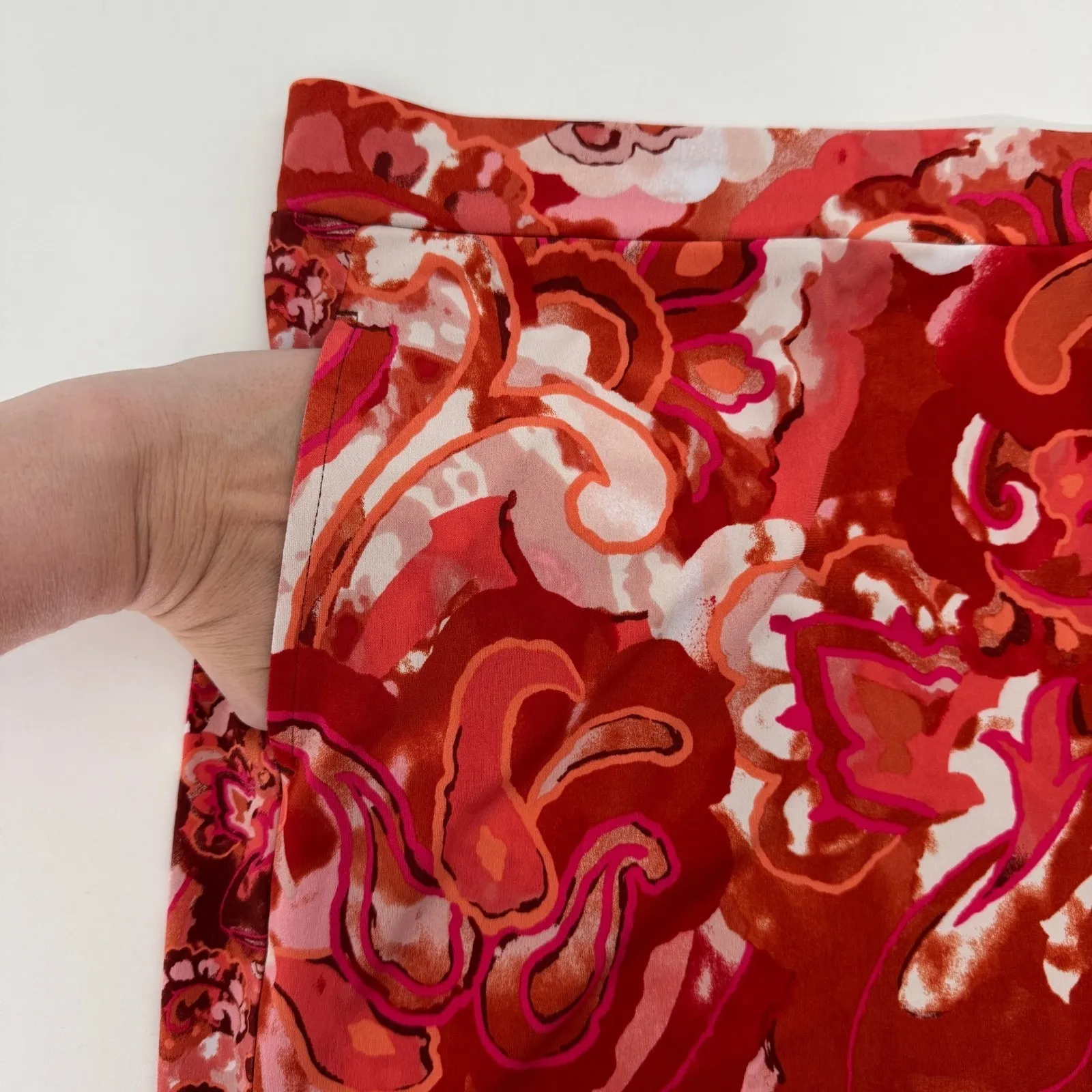 Susan Graver Liquid Knit Pull On Crop Pants XL Orange Red Paisley Vibrant Bold - Image 4