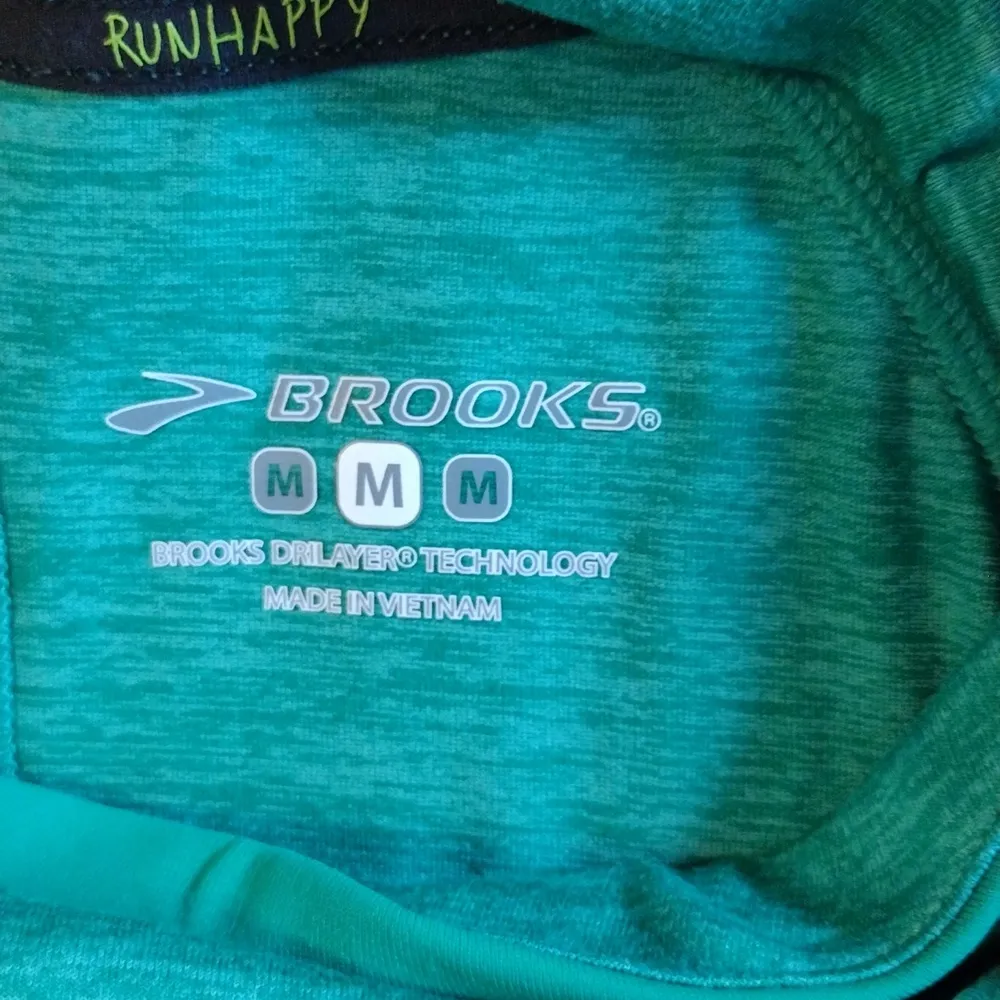 Brooks Green Drilayer Technology Cold Gear Running Top SIZE M - Image 2