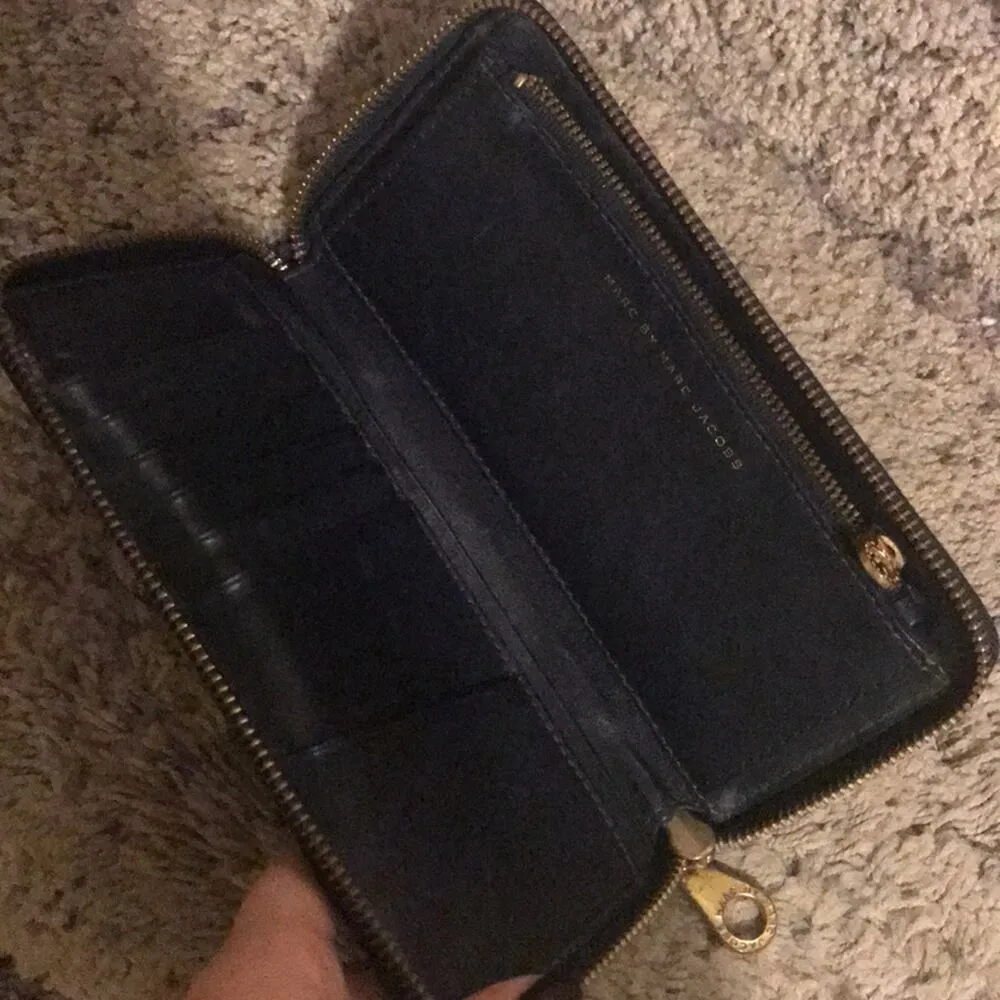 Marc by Marc Jacobs blue colorblock wallet - Image 4