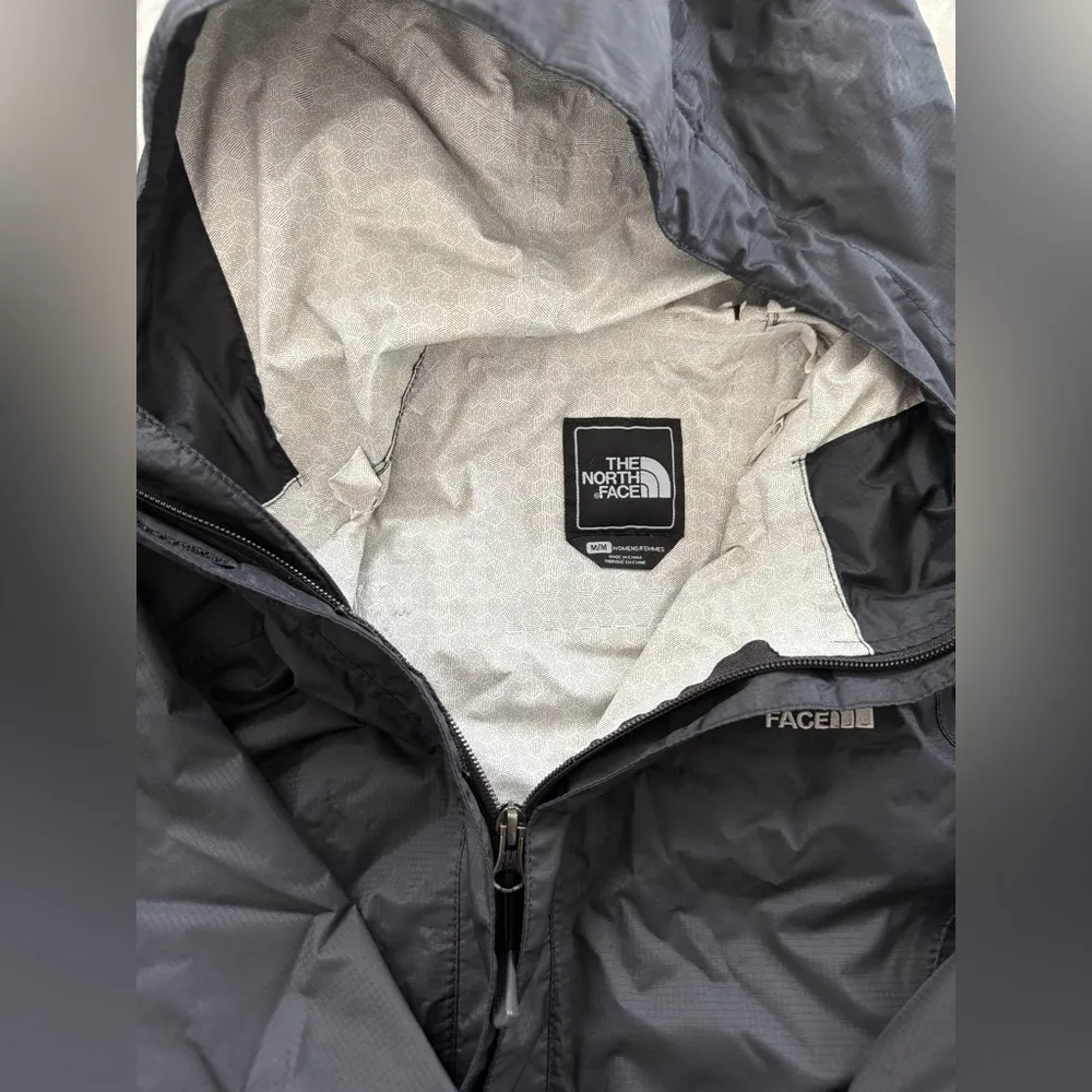 women’s north face rain jacket - Image 2