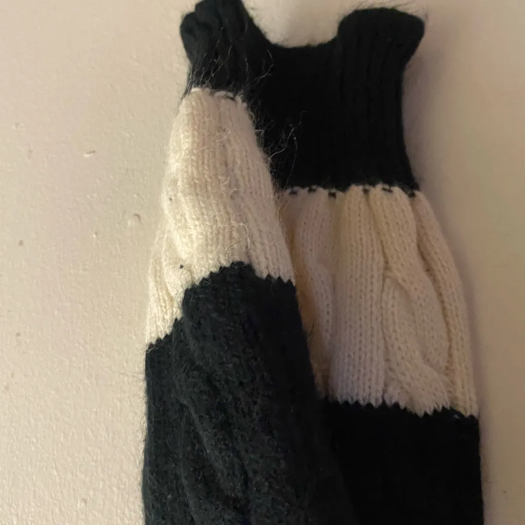 Womens V Neck Acrylic Knit Sweater 2XL Bust 48” Black & White Striped Stripes Size XXL - Image 5