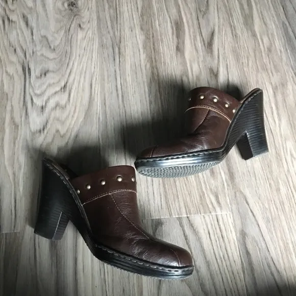 Born leather clogs‎ mules 3” Heels W61251 studded Brown Size 9 - Image 5