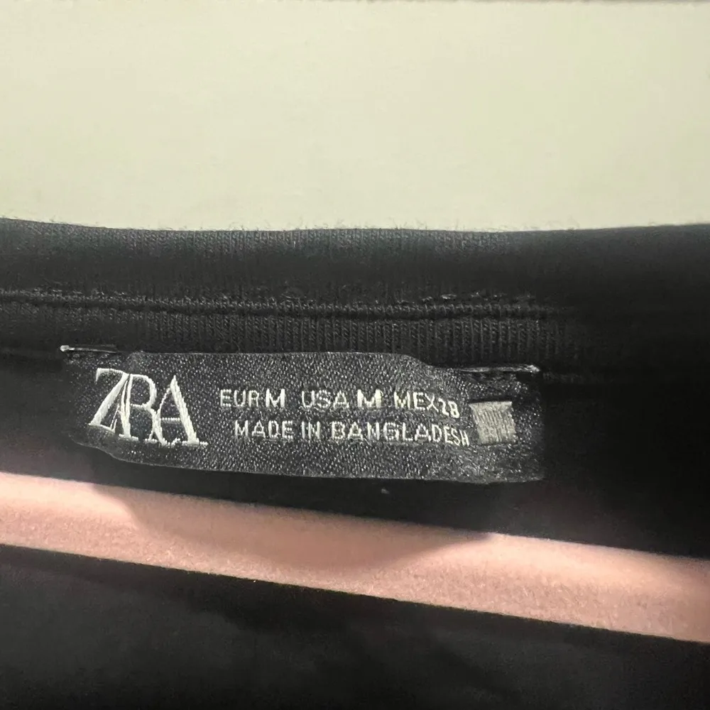 EUC classic black comfy T Shirt. Super stretchy! Size S - Image 3