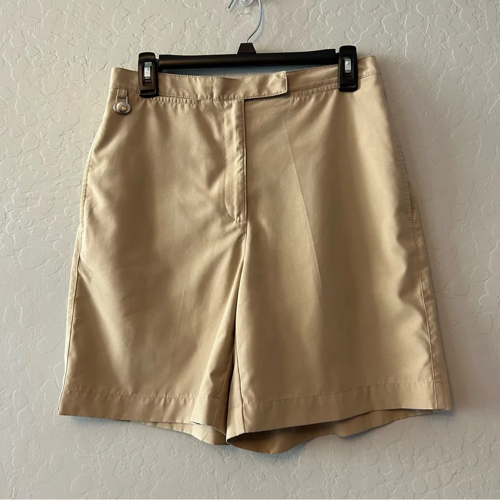 ⭐️Liz Golf by Liz Claiborne beige Bermuda coolmax golf shorts size 8 - Image 1
