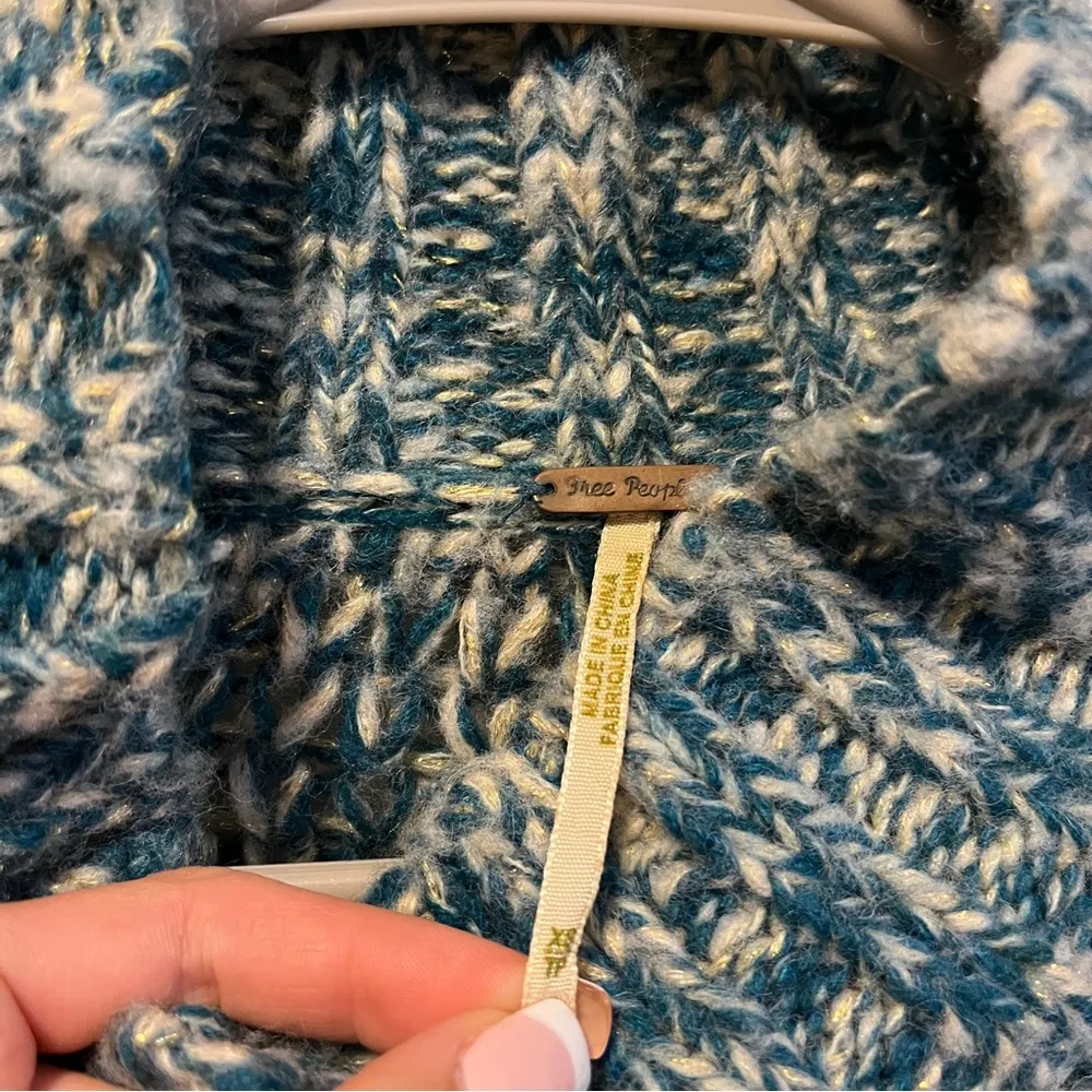 Free People Green & White Sweater Cardigan 3/4 Sleeves - Image 4