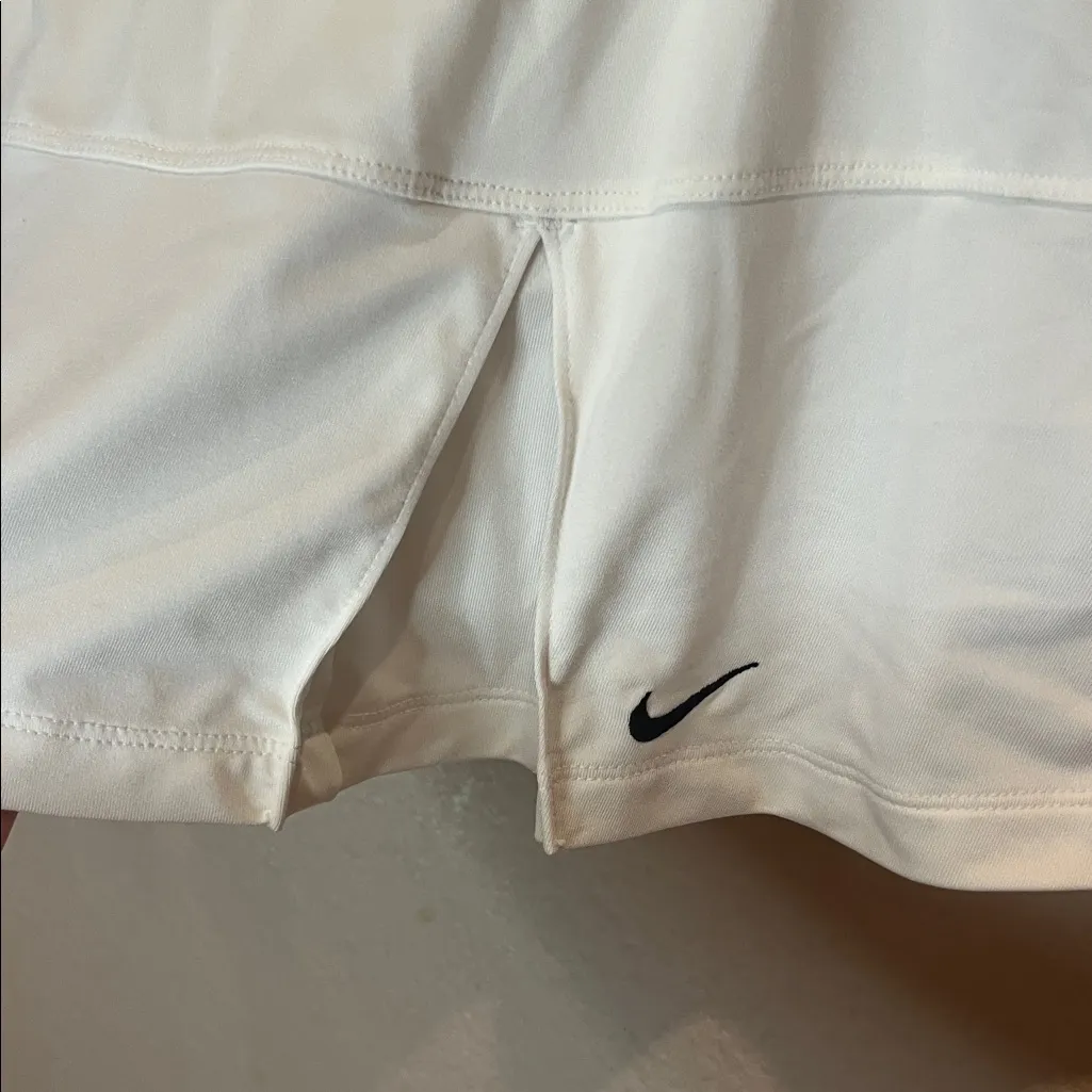 Nike Women’s Tennis Skirt Skirt Pleated White Size Small - Image 2