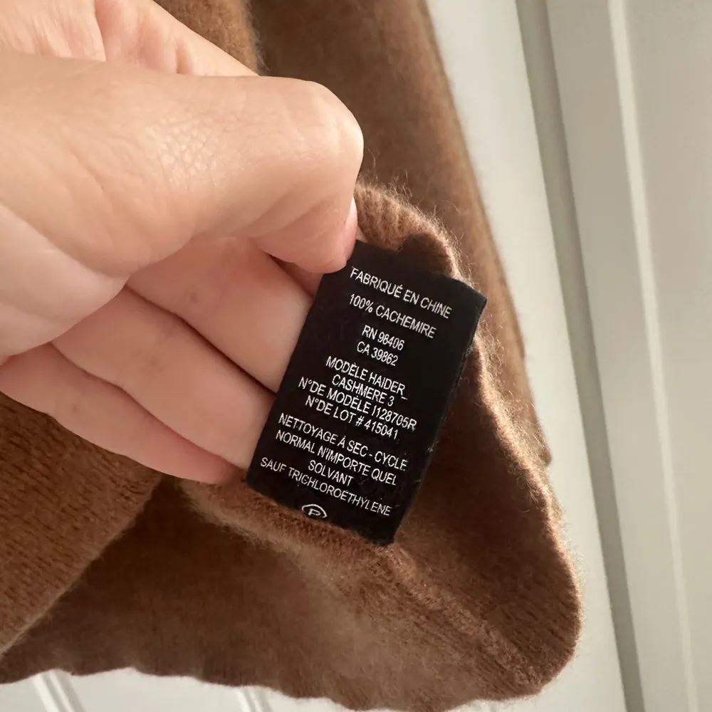 Theory  Women’s 100% Wool Sweater - Image 3