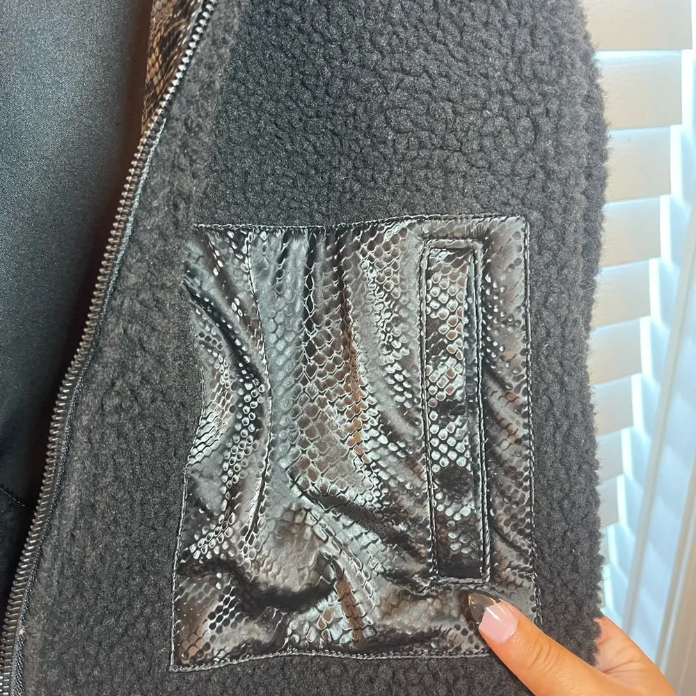 Juicy by Juicy Couture sherpa jacket - Image 2