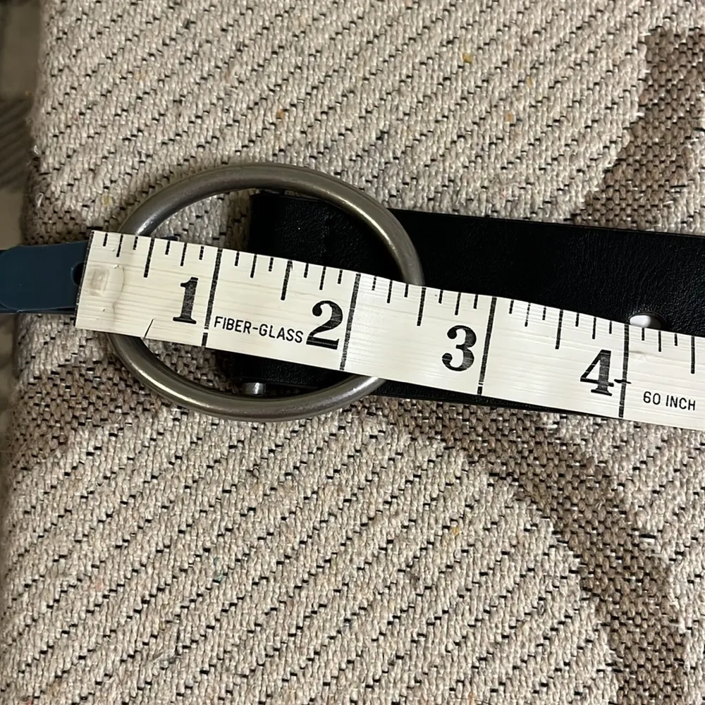 Universal thread black adjustable jean belt with rounded design buckle - Image 11