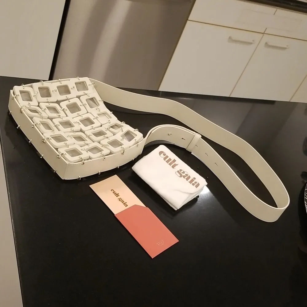 💕CULT GAIA💕 Terra Cutout Square-Link Crossbody Bag ~ Off White NWT - Image 10