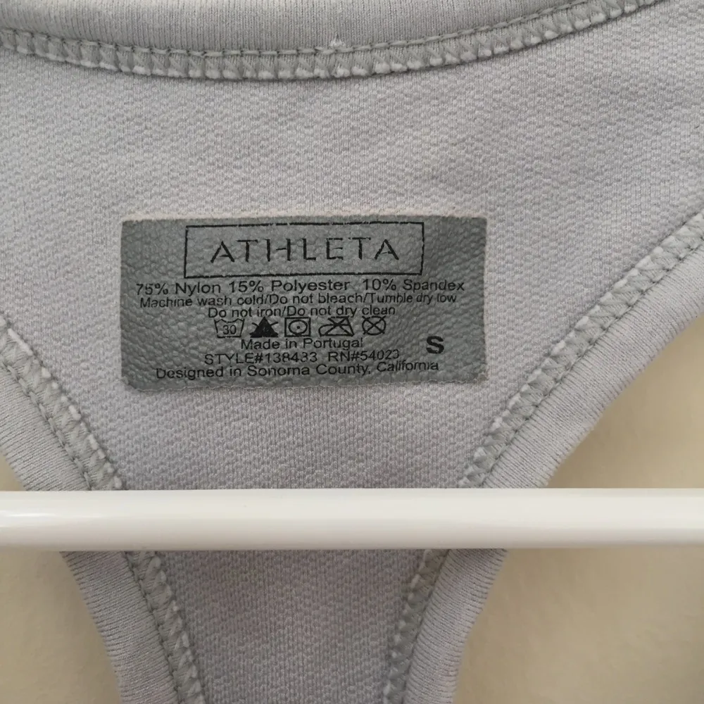 Athleta grey striped fitted tank top size small! - Image 3