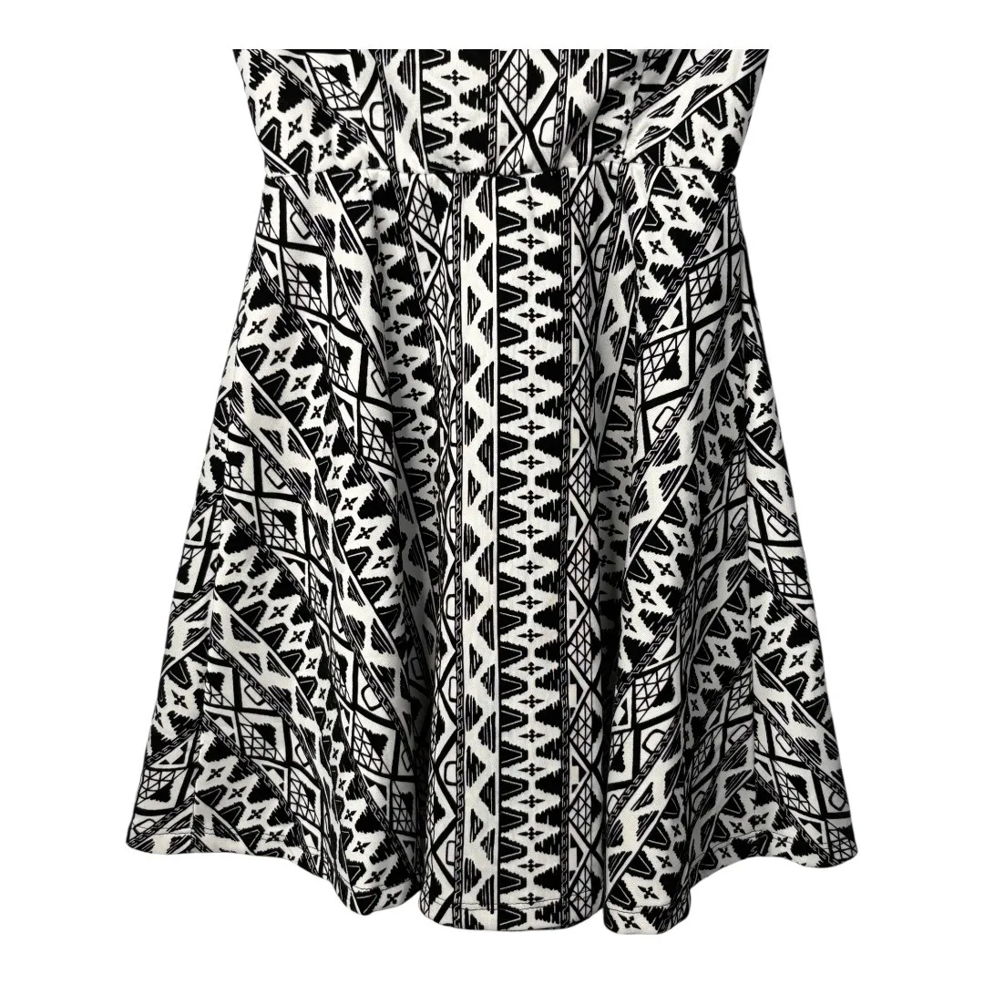 Coveted Clothing Black White Strapless‎ Mini Dress Geometric Print Size Small - Image 4