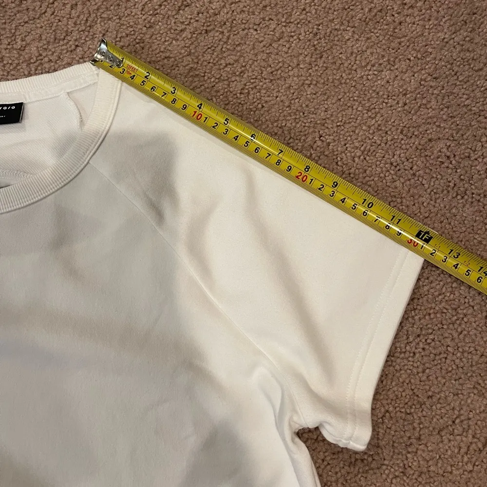 Women's UNDER ARMOUR white loose baggy short sleeve too - Image 6