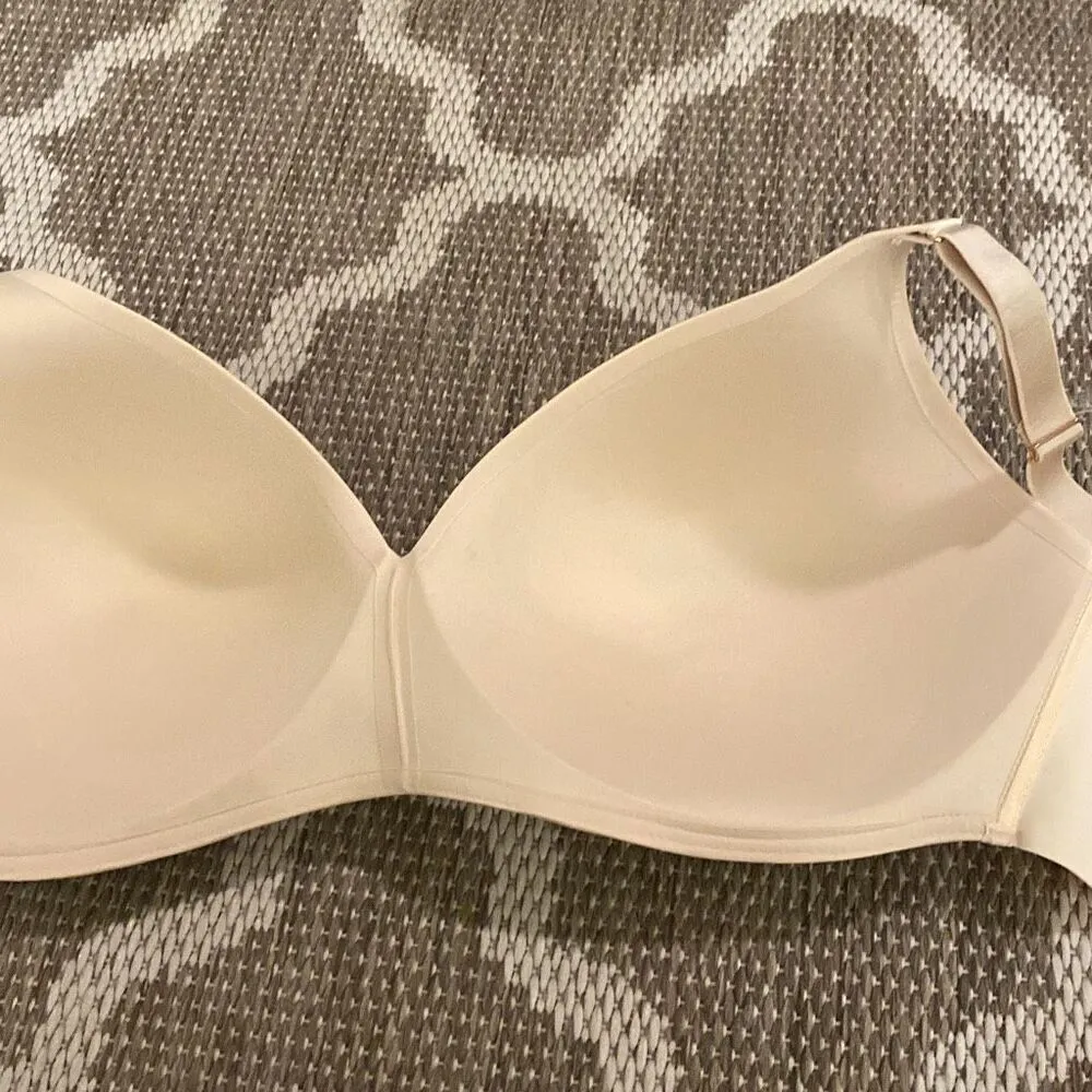 Soma  bra vanishing 360 wireless bra size 38DDD - Image 3