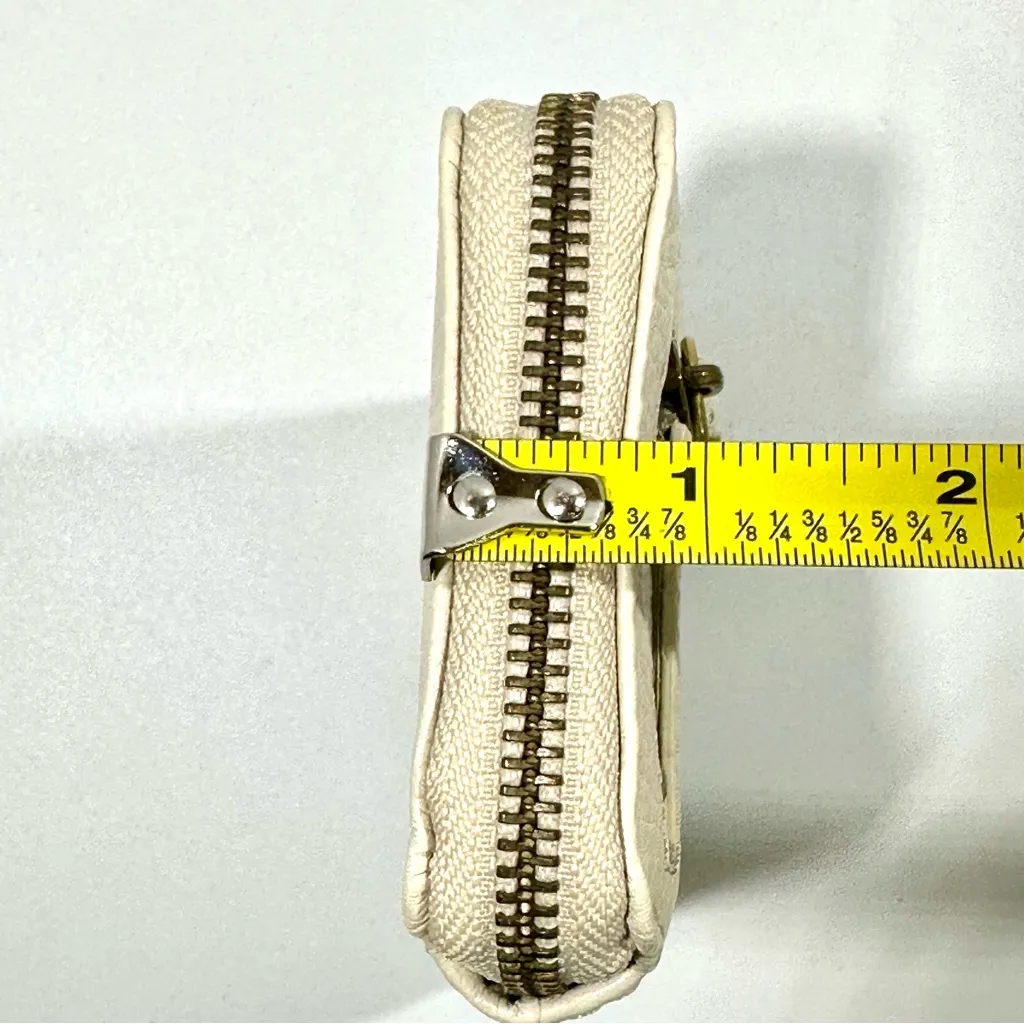 Fossil Beige Off White Leather Zip Around Wallet - Image 8