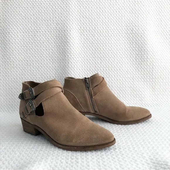 Frye Beige Taupe Suede Ray Western Shootie Ankle Boot Double Silver Buckles 7 - Image 2