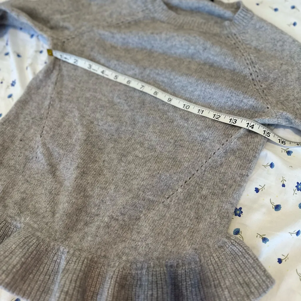 Ann Taylor Sz:M Wool Cashmere Gray Ruffle Hem Pullover Crew Neck Sweater. - Image 5