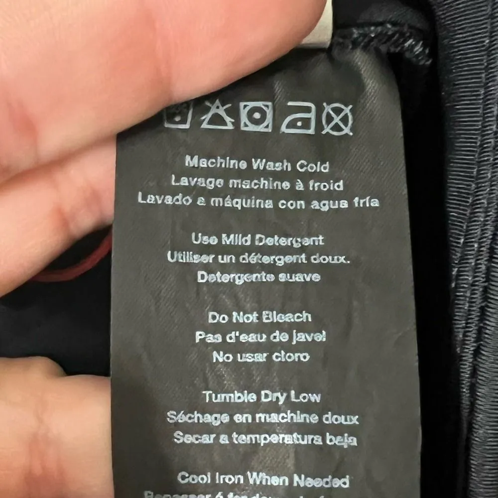 Merrell Women's size S Black Gray Cropped Capri Length Athletic Leggings - Image 7