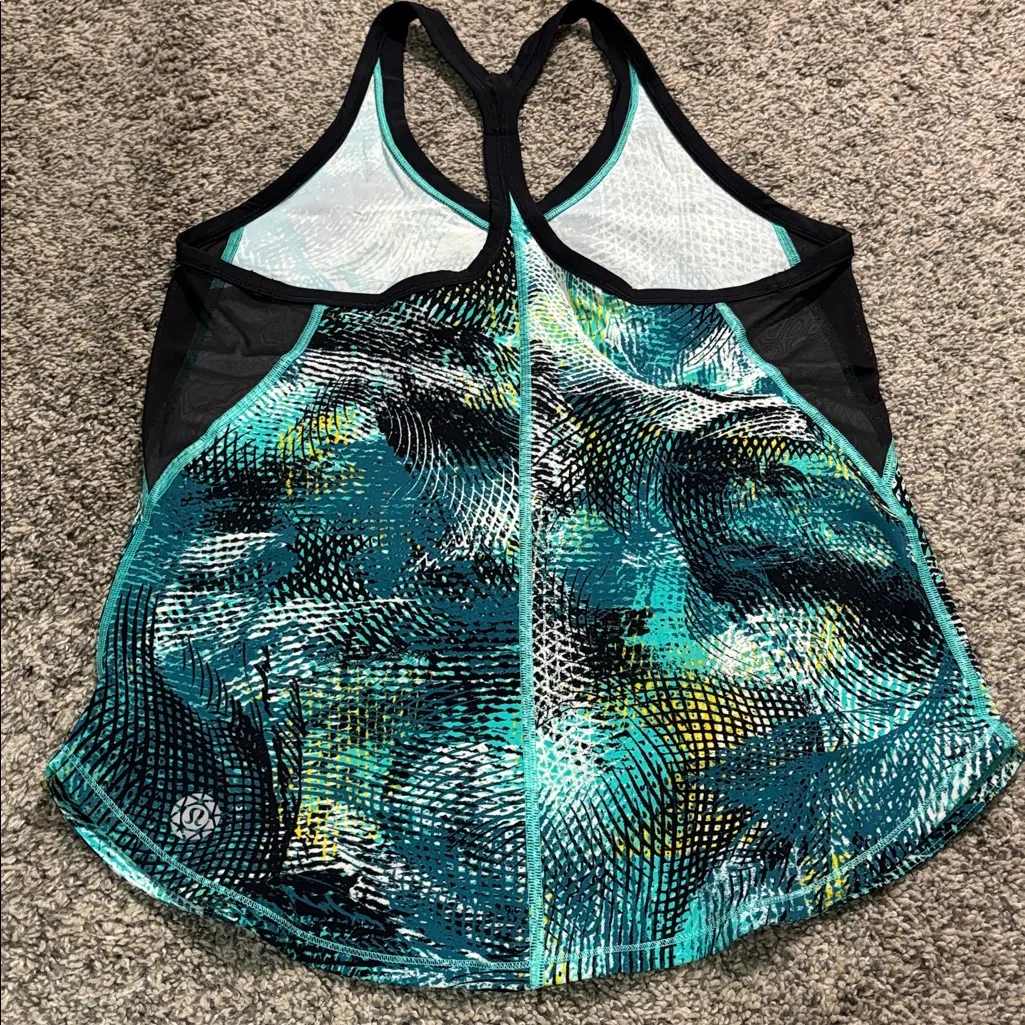 Lululemon Fast Lane Singlet 2016 Seawheeze size medium - Image 2
