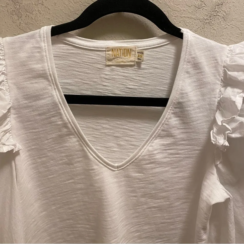 Nation LTD White Remi Prim Combo V-Neck Ruffle Shoulder Tee Size XS - Image 7