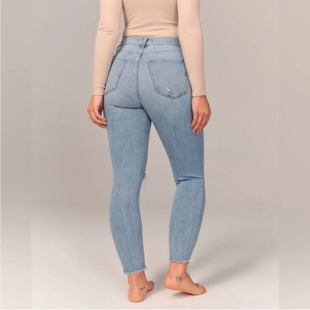 Abercrombie & Fitch The Super Skinny Ankle Distressed High Rise - Image 4