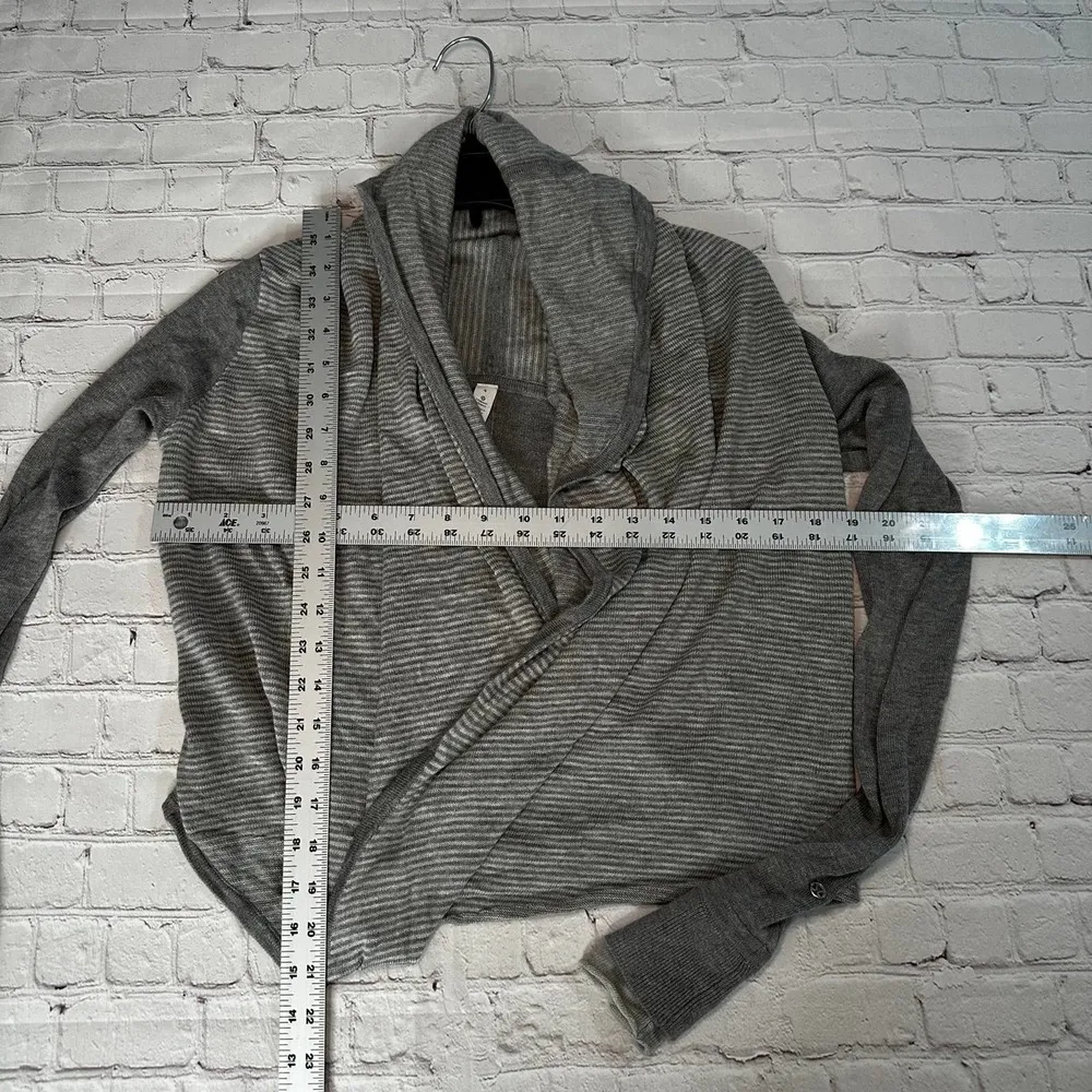 LULULEMON Iconic Wrap Sweater Heathered Medium Light Grey/Grey Stripe Sz 4 - Image 7