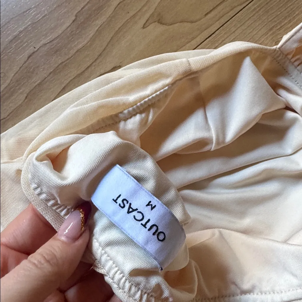 Chic Backless Cream Maxi Dress Size M - Image 5