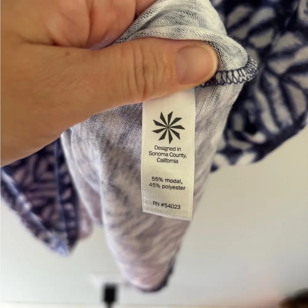 Athleta Breezy Bella Tank Top Womens M Blue Sleeveless Crew Neck Split Back - Image 7