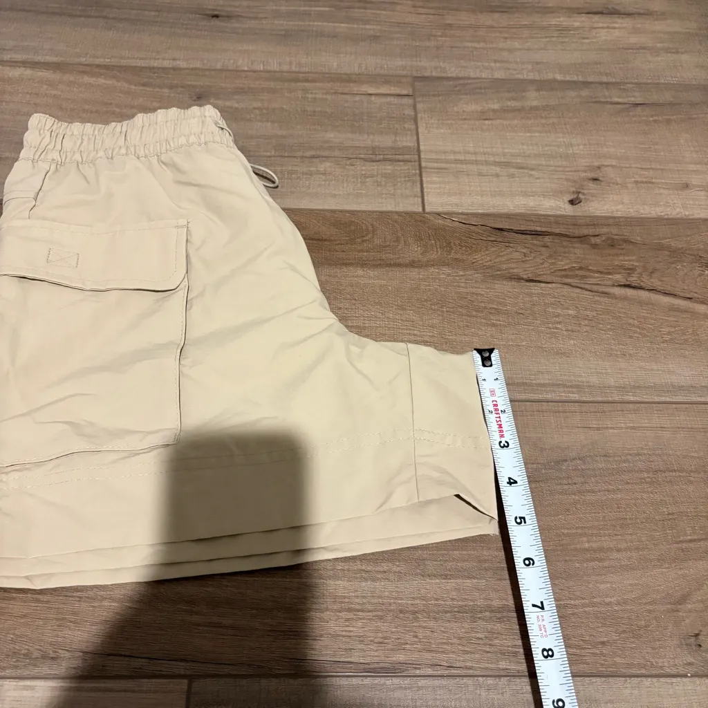 Old Navy Women's Woven Cargo Shorts‎ A stone’s Throw Tan Size XS - Image 9