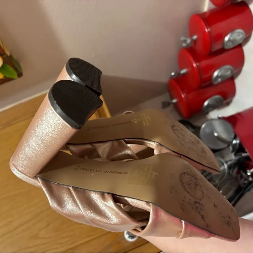 Adrienne Vittadini Genie Block Heels Sandals Mules Gold Rose Crossover Size 7 - Image 7