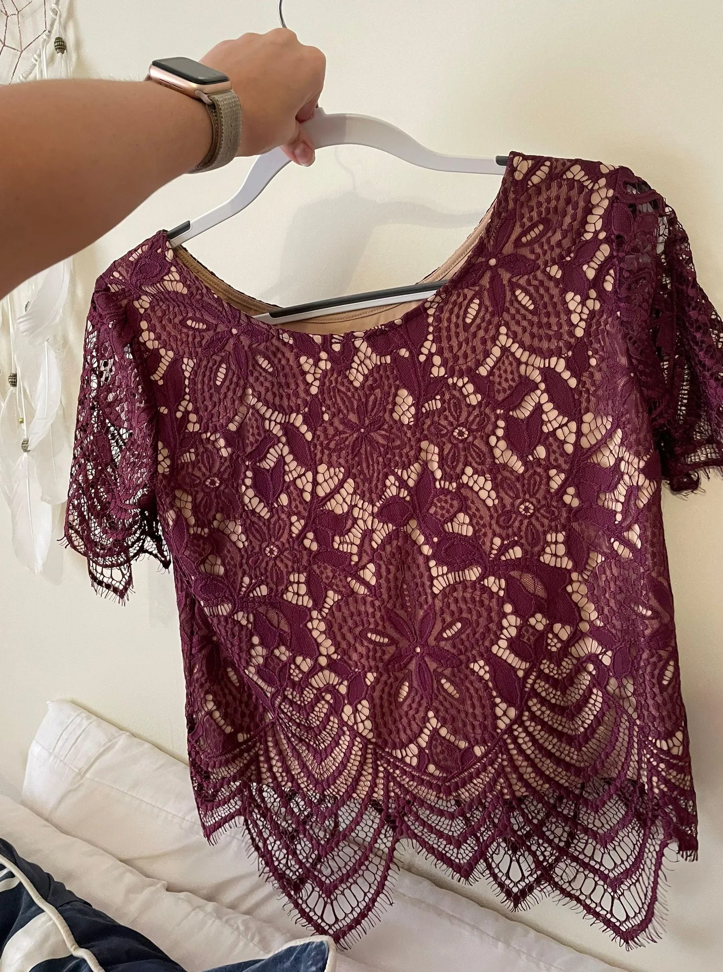 Maroon Lace Crop Top - Image 3