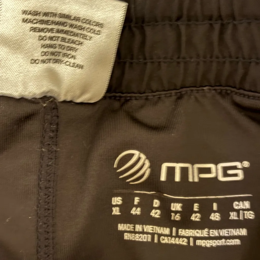 MPG Women's Black Athletic Shorts Size XL - Image 2