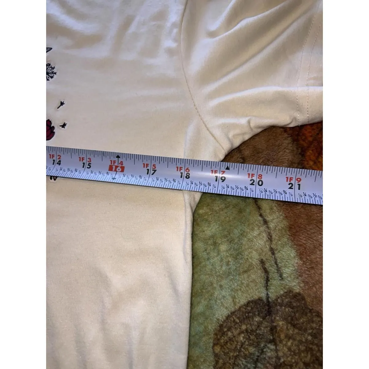 NWOT Taylor Swift Eras Tour Themed Books Graphic Tee Shirt Size Medium - Image 9