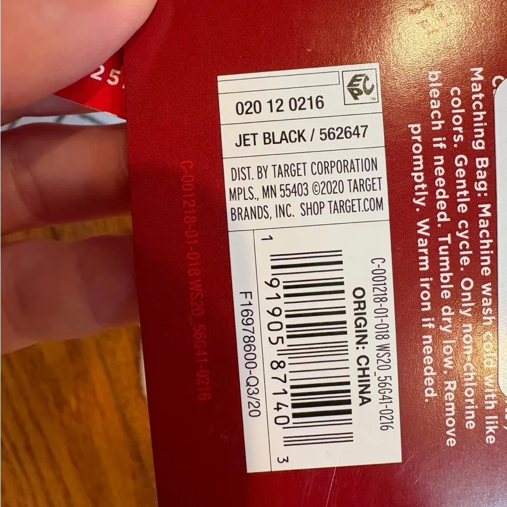 Wondershop at Target Pajama Set – M – Plush Top + Flannel Shorts + Matching Bag Black Size M - Image 2