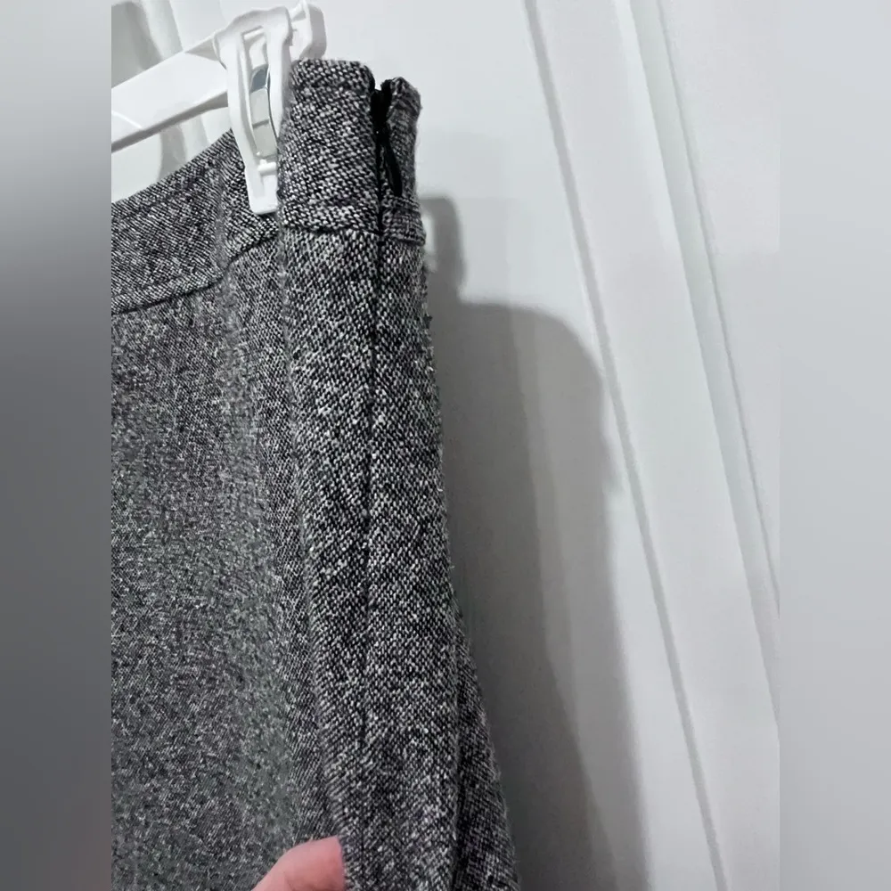 Ann Taylor Loft Wool Tweed Skirt W ruffle Sz 10 - Image 3