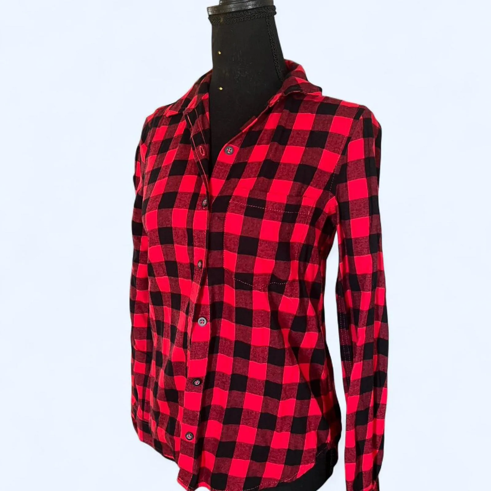 SO perfectly soft red and black plaid button - Image 5