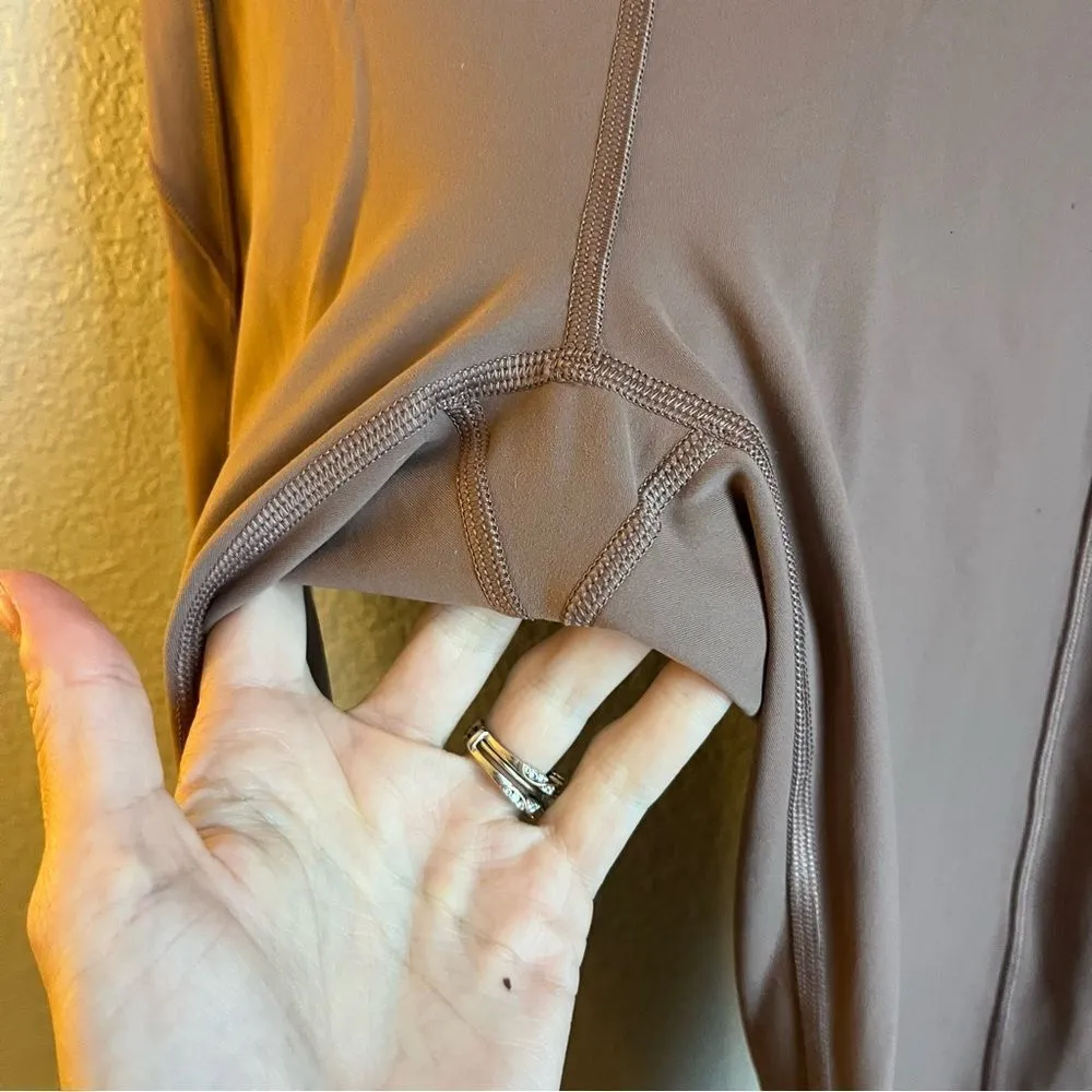 Lululemon In Movement Tight 25" *Everlux
Spanish Oak - Image 5