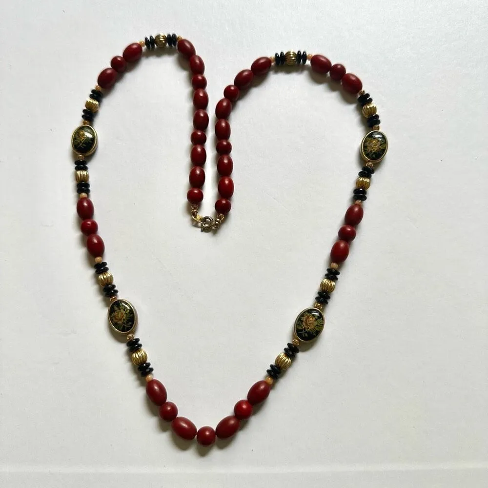 Red black and gold tone vintage flower beaded long necklace - Image 7