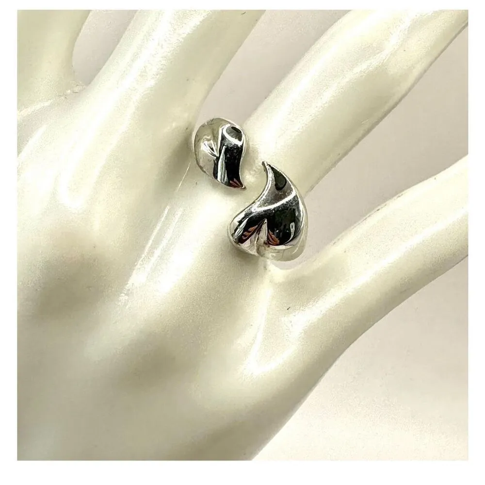 Avon silver tone double heart open ring - Image 2