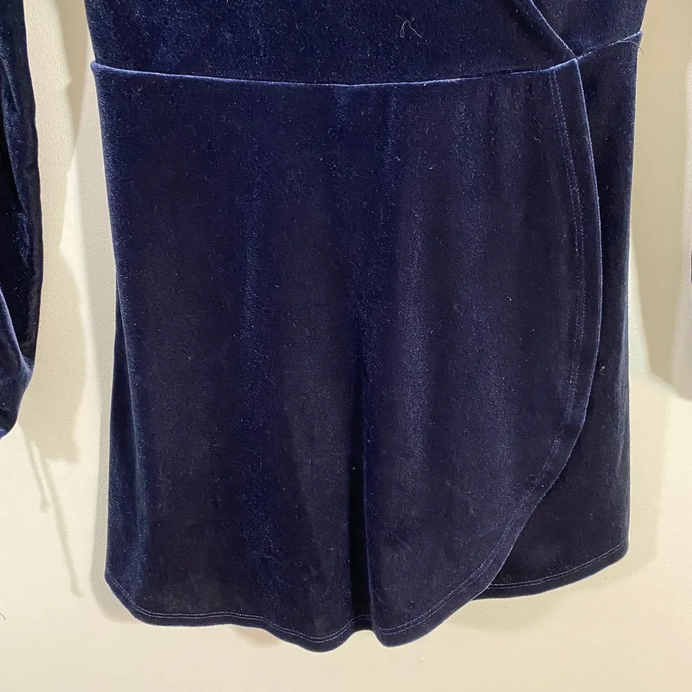 Urban Outfitters Women's Blue Goldmine Velvet Romper Size XS - Image 5