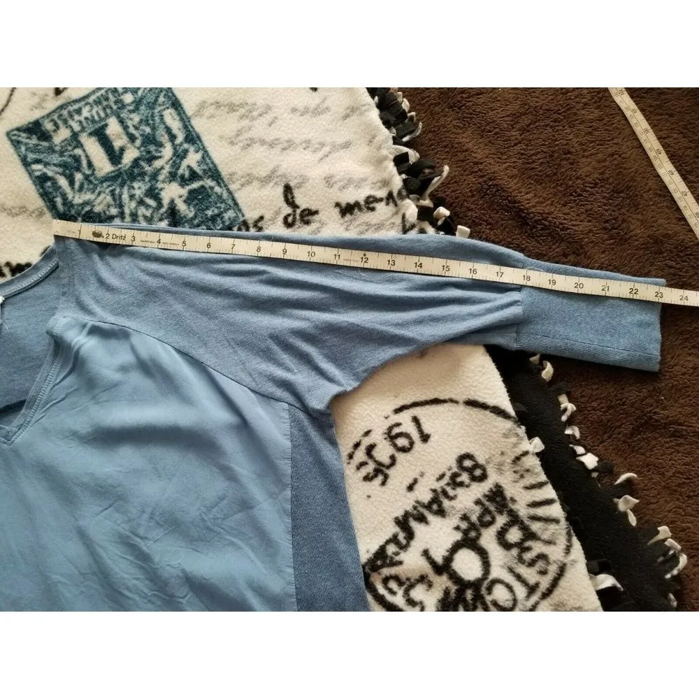 Two by Vince Camuto Blouse Top 3/4 Sleeve Two Blue Shades V Neck Size Small - Image 9