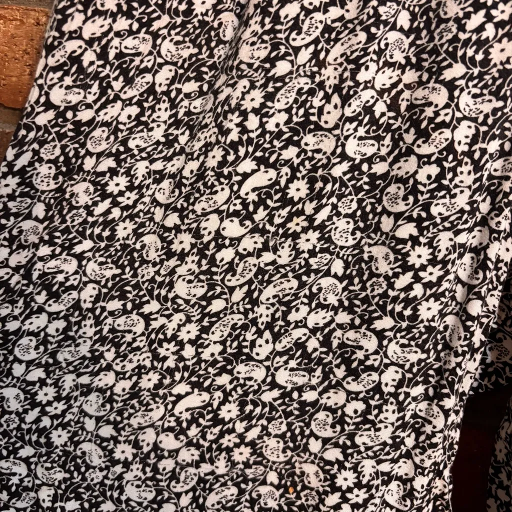 New Look womens floral wide leg elastic waist pants black/white 1X - Image 2