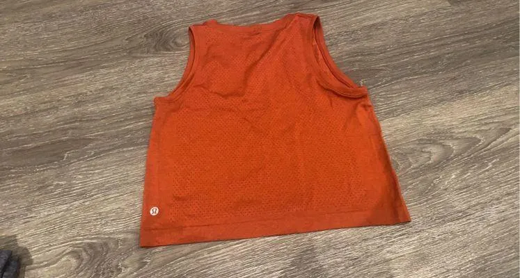 Breeze By Muscle Crop Tank * Cayenne / Cayenne - Image 5