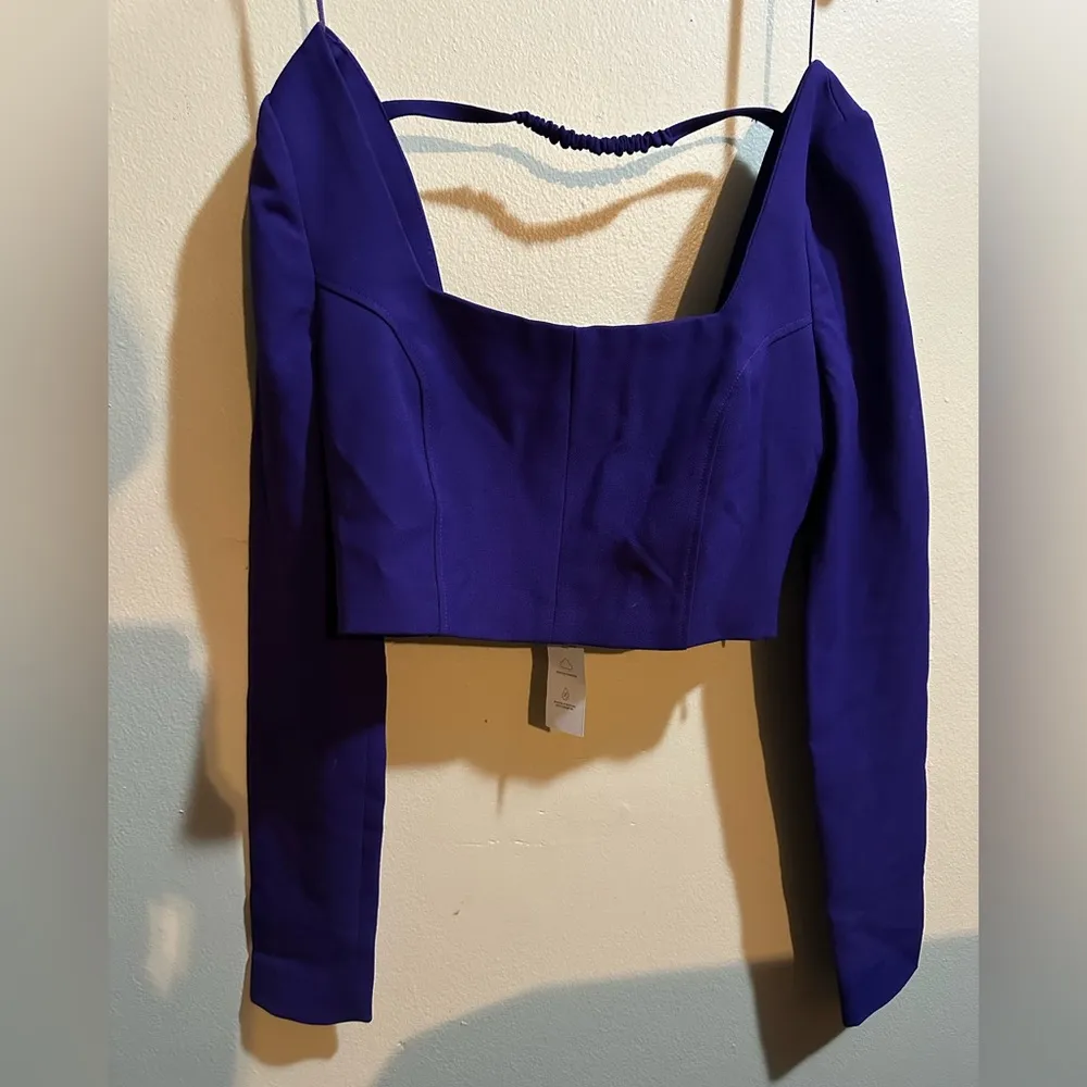 Long Sleeve Tailored Crop Top - Image 5